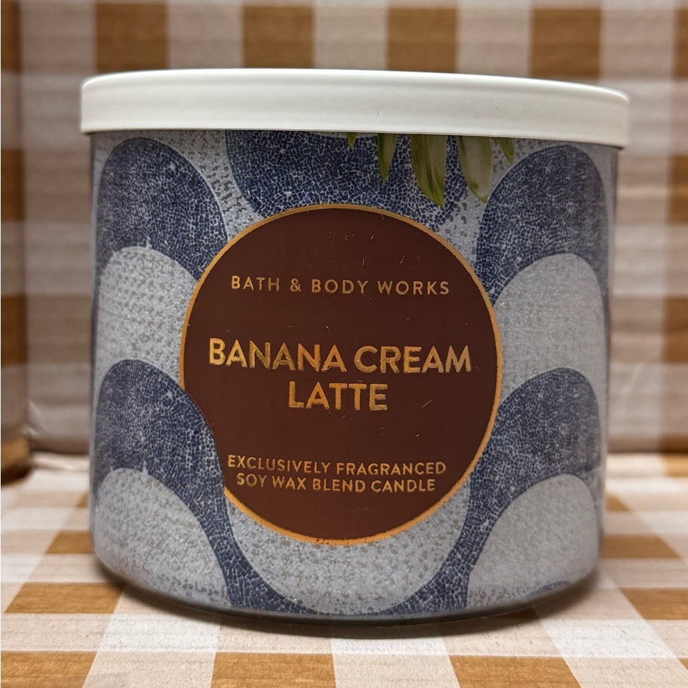 NEW B&BW Banana Cream Latte 3 wick candle - Picture 3 of 4
